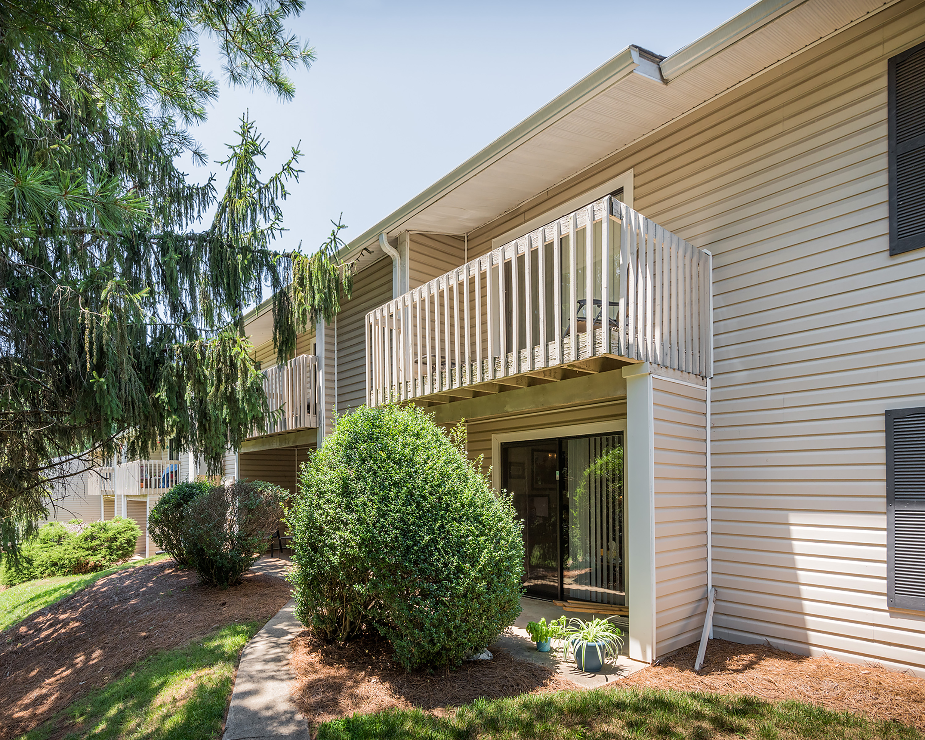 Parkway Crossing The Multifamily Advisory Group at Cushman & Wakefield